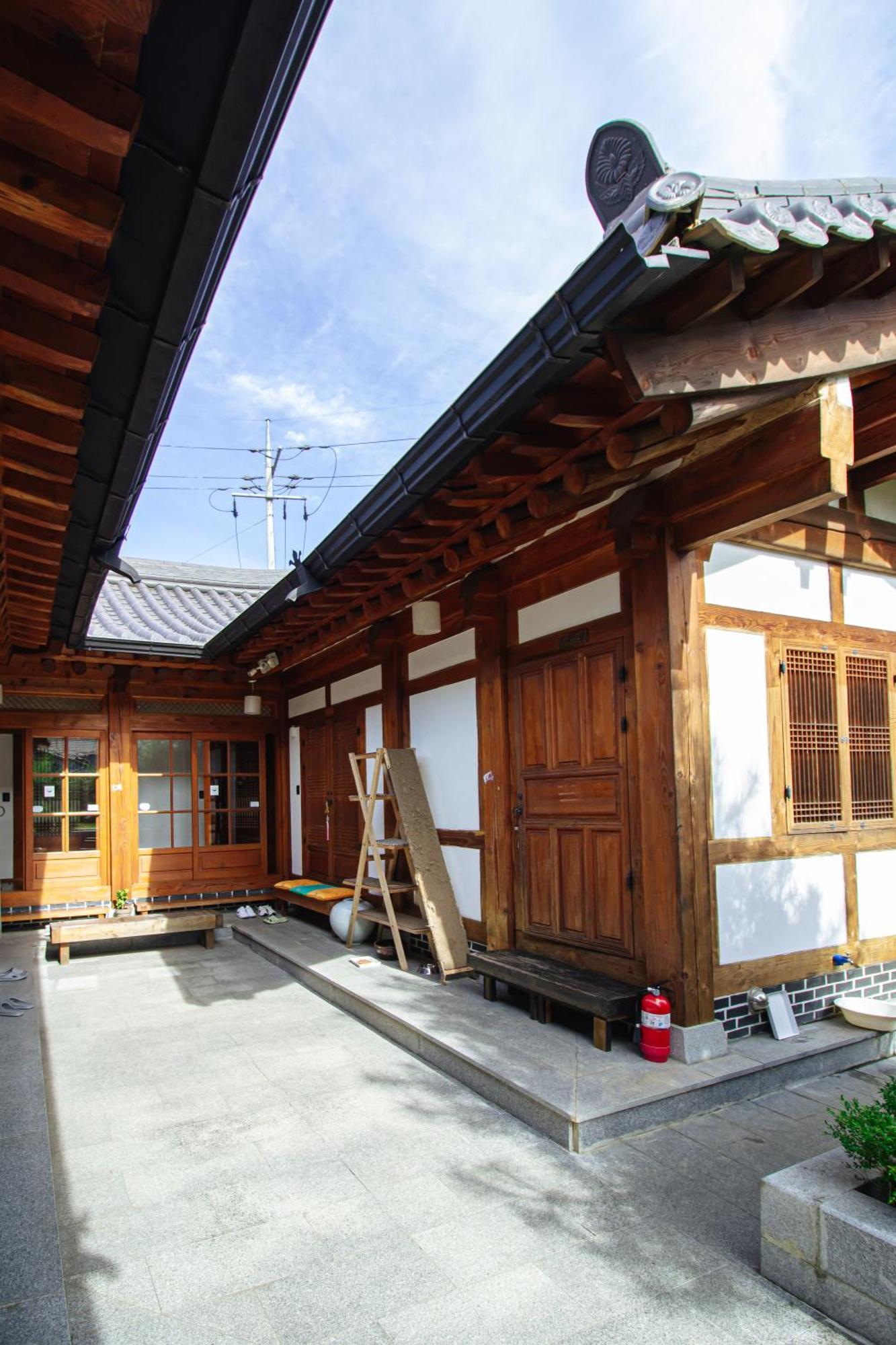 Jeonju Hanok Village Deoksugung Extérieur photo