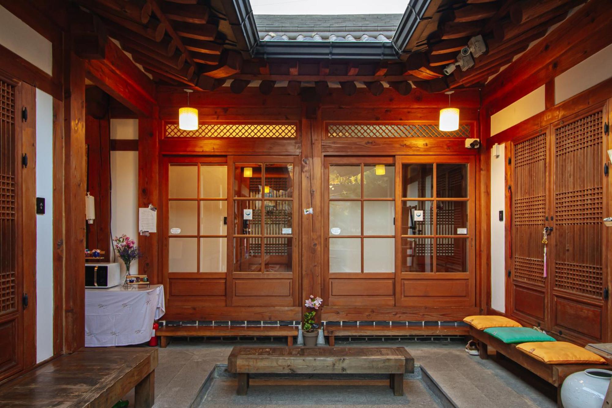 Jeonju Hanok Village Deoksugung Extérieur photo